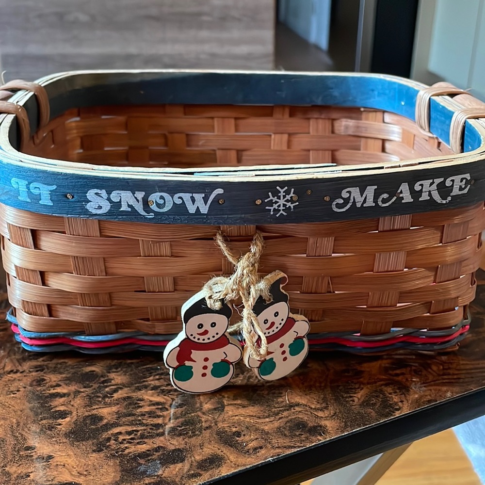 Decorative snowman basket